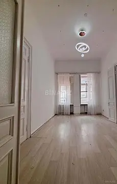 Kirayə verilir 1 otaqlı ofis 25 m²