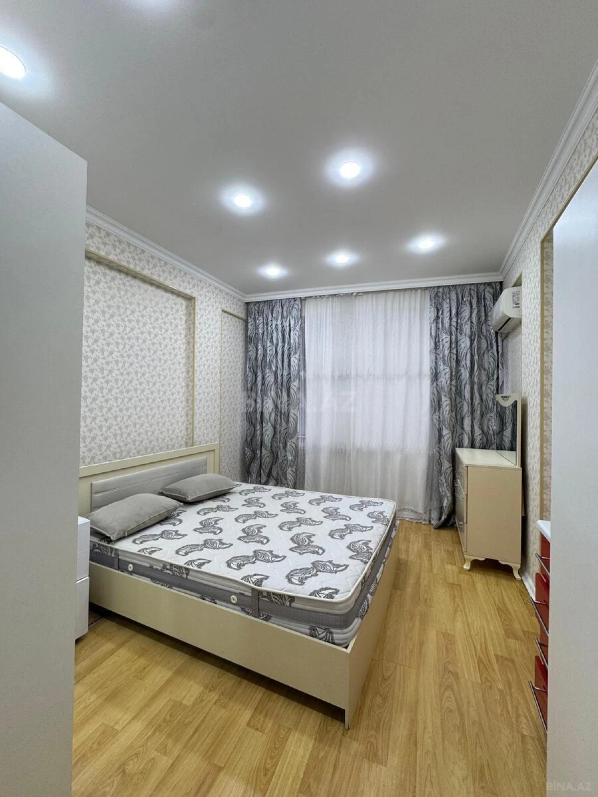 Satılır 2 otaqlı mənzil 60 m²