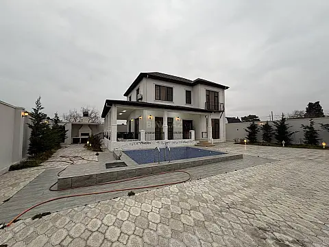 Satılır 5 otaqlı həyət evi 270 m²