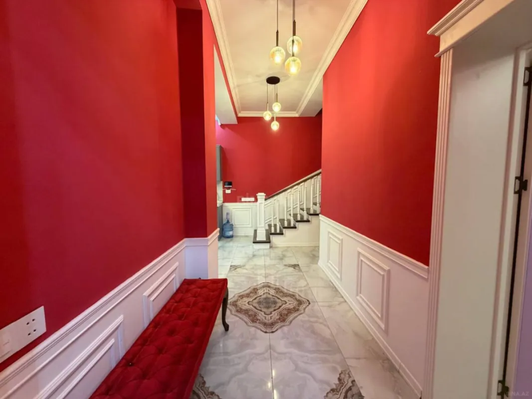 Satılır 5 otaqlı həyət evi 270 m²