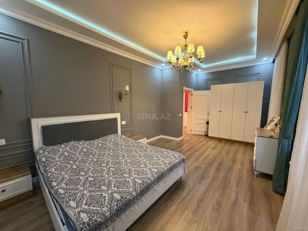 Satılır 5 otaqlı həyət evi 270 m²