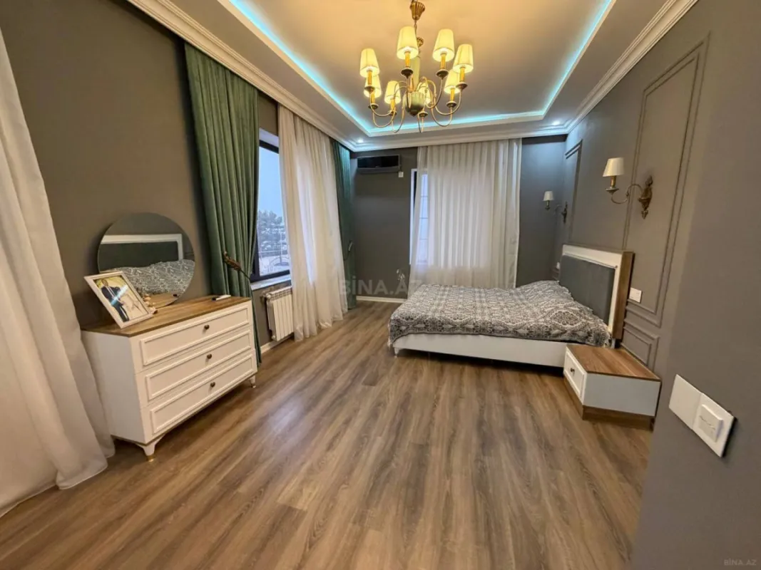 Satılır 5 otaqlı həyət evi 270 m²