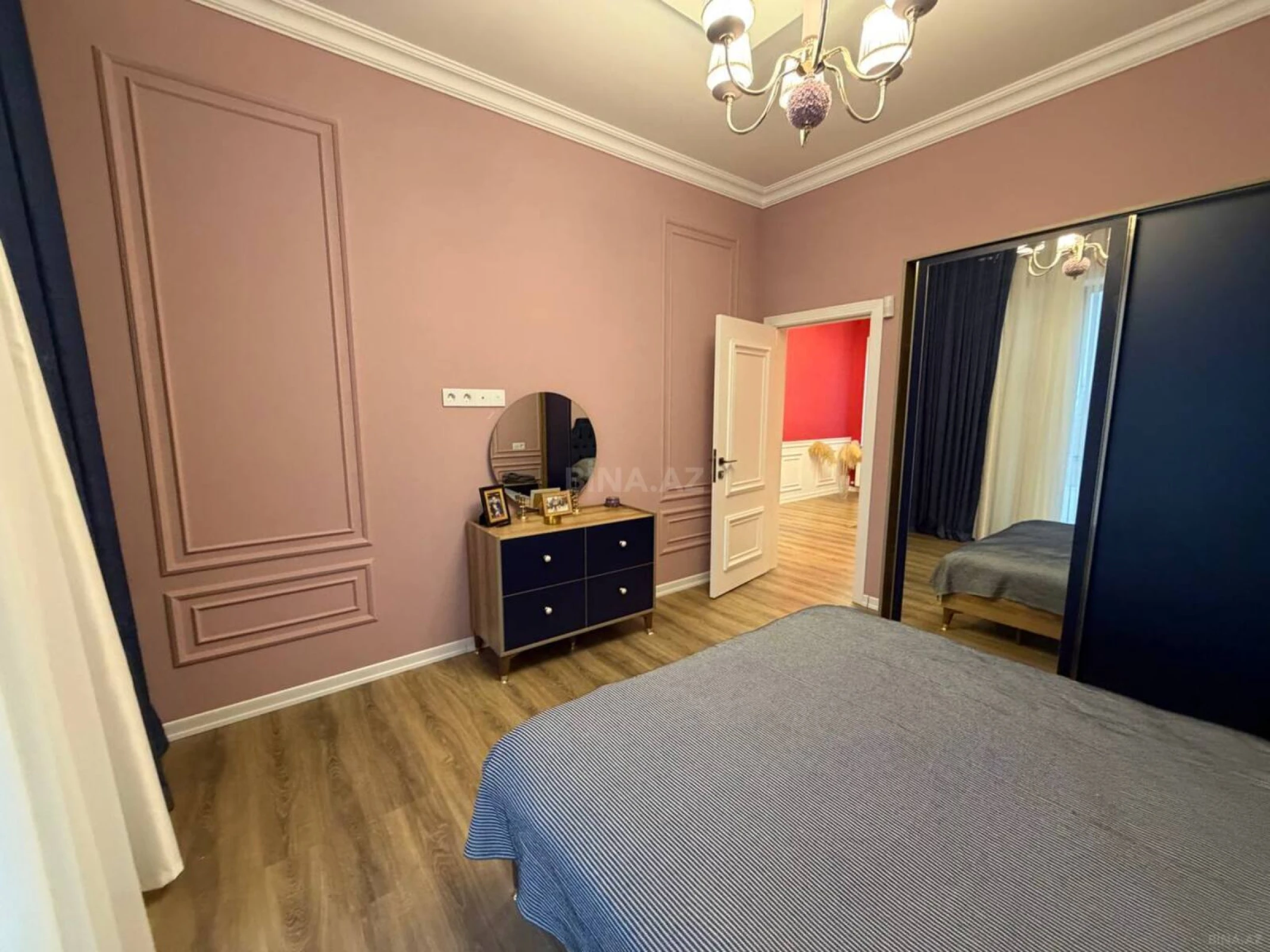 Satılır 5 otaqlı həyət evi 270 m²