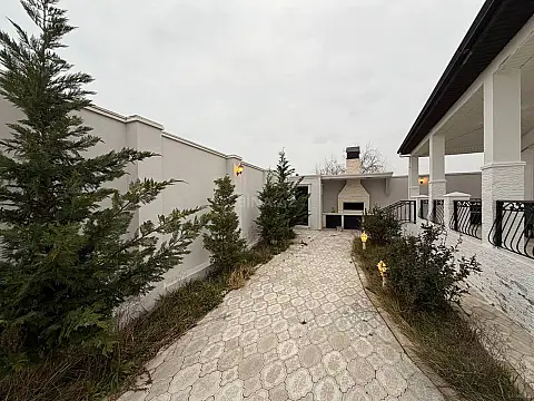 Satılır 5 otaqlı həyət evi 270 m²