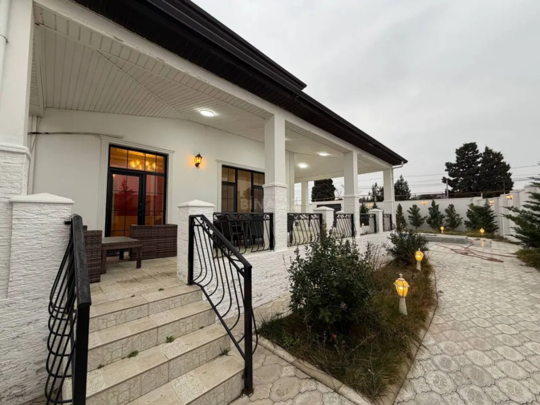 Satılır 5 otaqlı həyət evi 270 m²