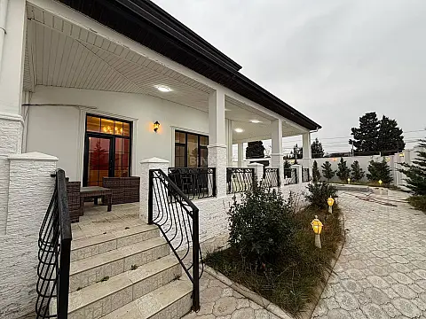 Satılır 5 otaqlı həyət evi 270 m²