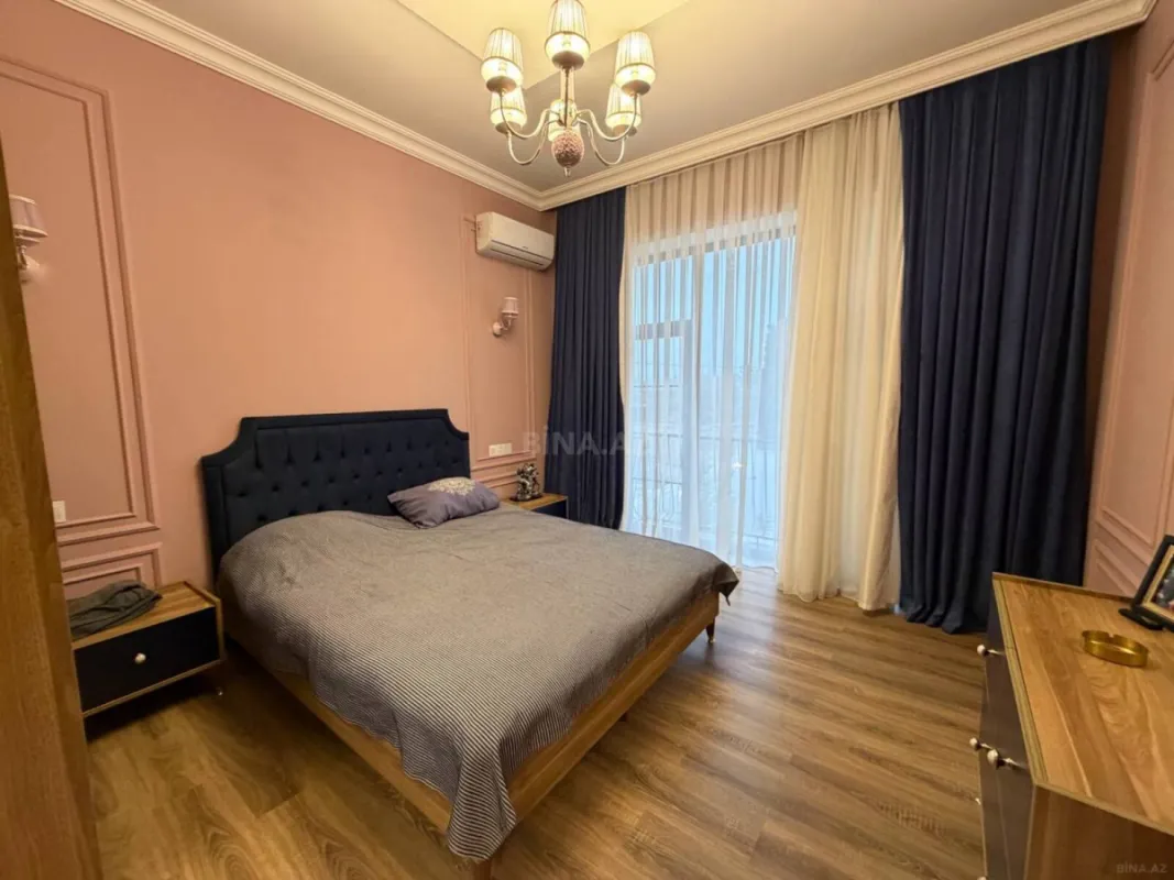 Satılır 5 otaqlı həyət evi 270 m²