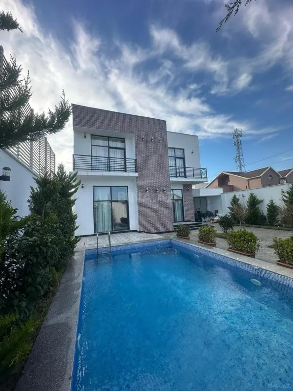 Kirayə verilir 4 otaqlı həyət evi 300 m²
