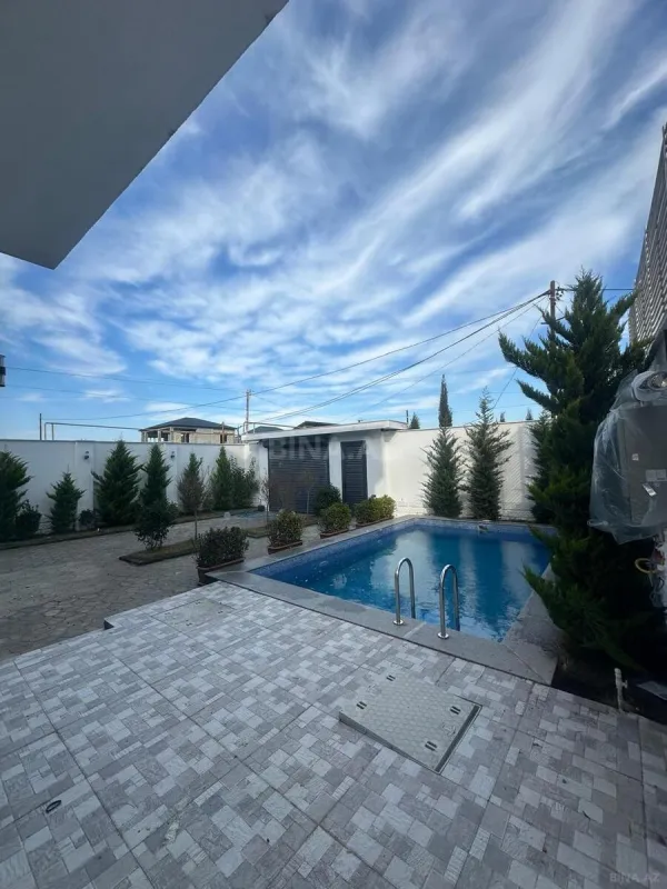 Kirayə verilir 4 otaqlı həyət evi 300 m²