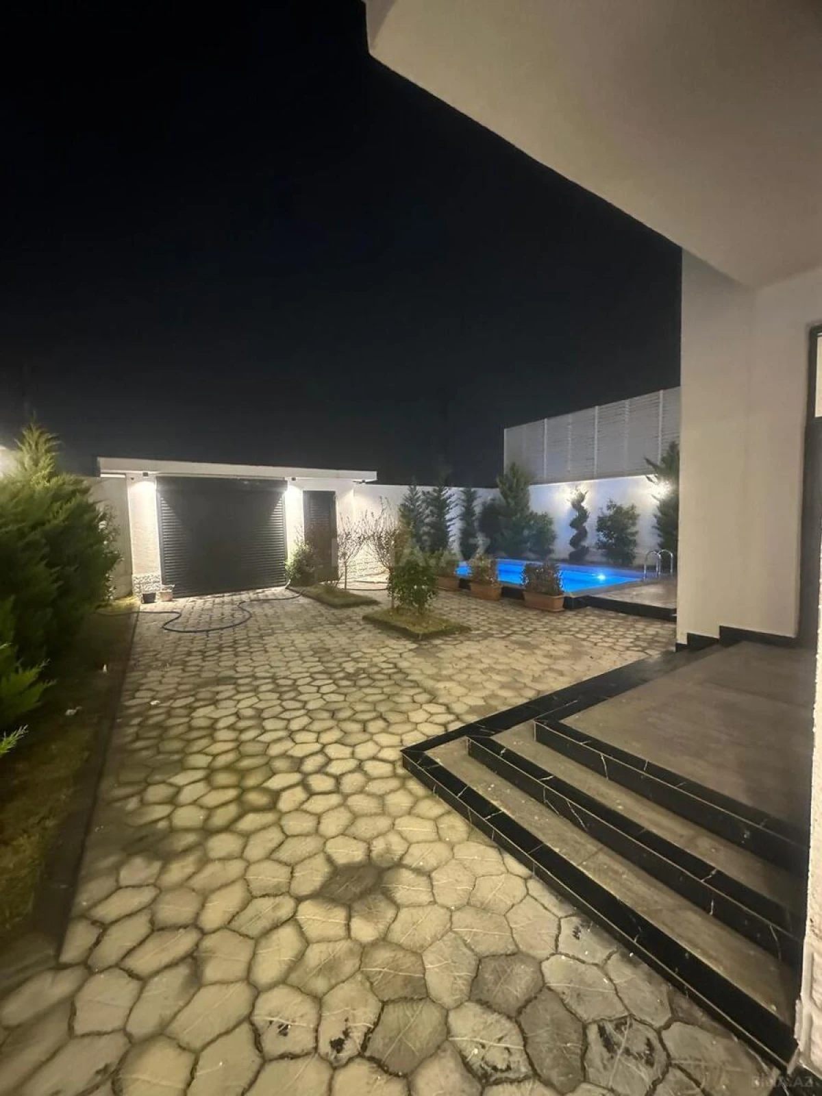 Kirayə verilir 4 otaqlı həyət evi 300 m²