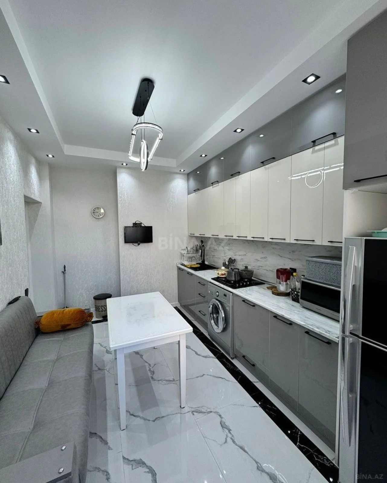 Satılır 2 otaqlı mənzil 85 m²