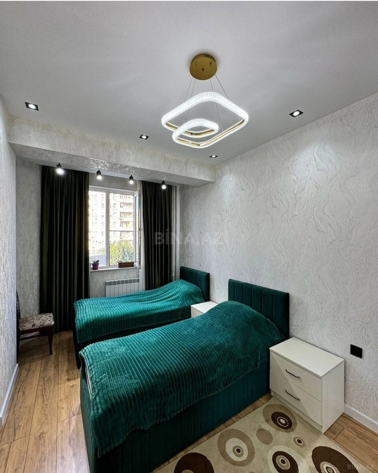 Satılır 2 otaqlı mənzil 85 m²