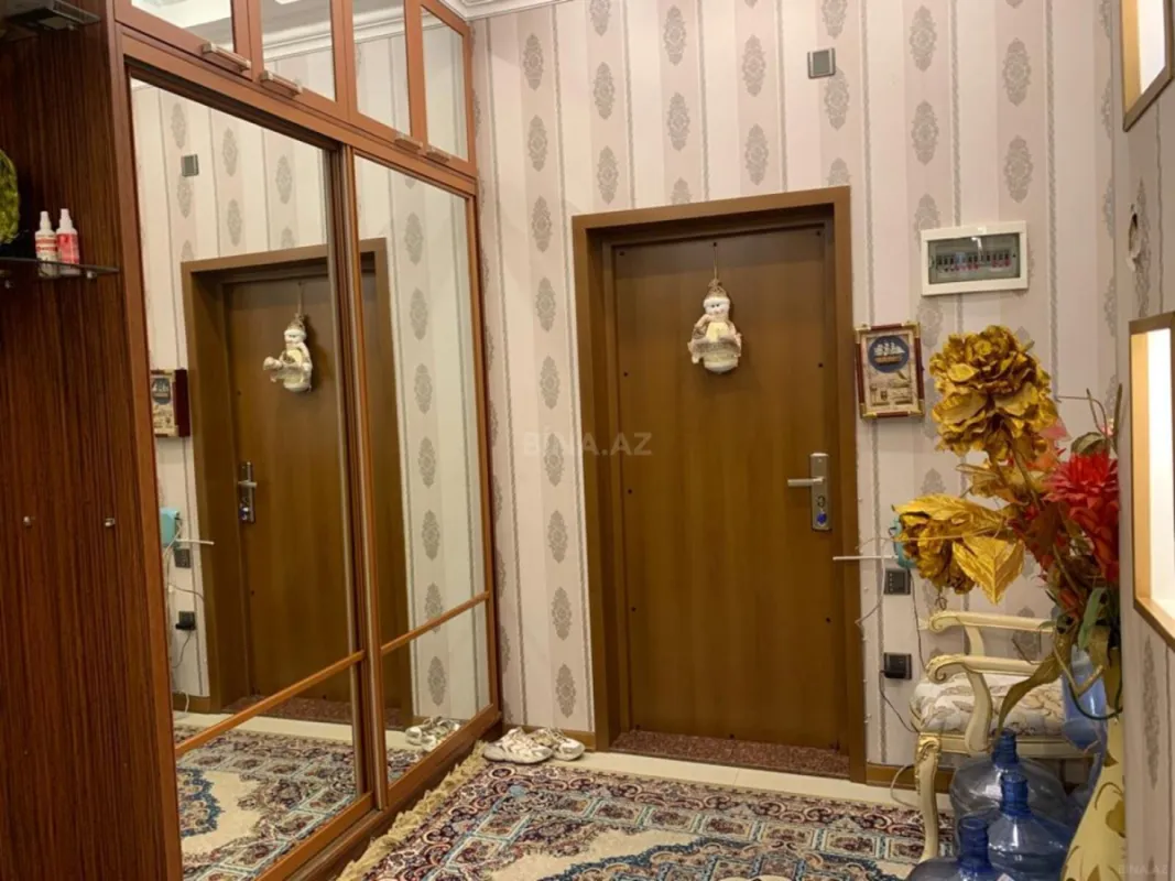 Satılır 2 otaqlı mənzil 65 m²