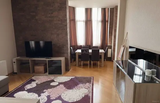 Satılır 2 otaqlı mənzil 88 m²