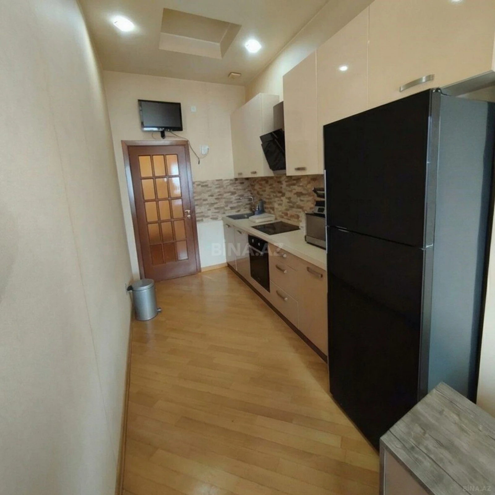 Satılır 2 otaqlı mənzil 88 m²