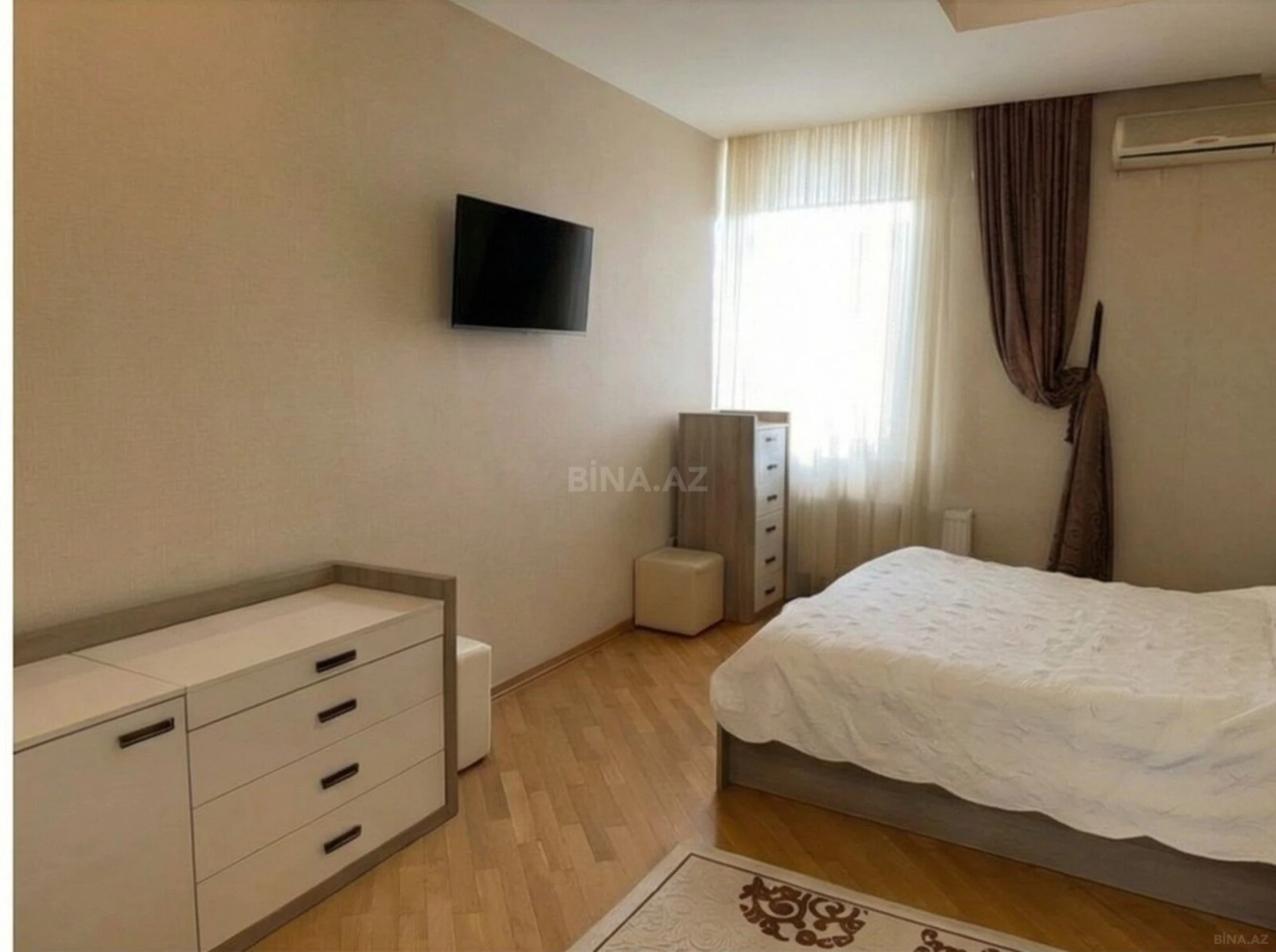 Satılır 2 otaqlı mənzil 88 m²