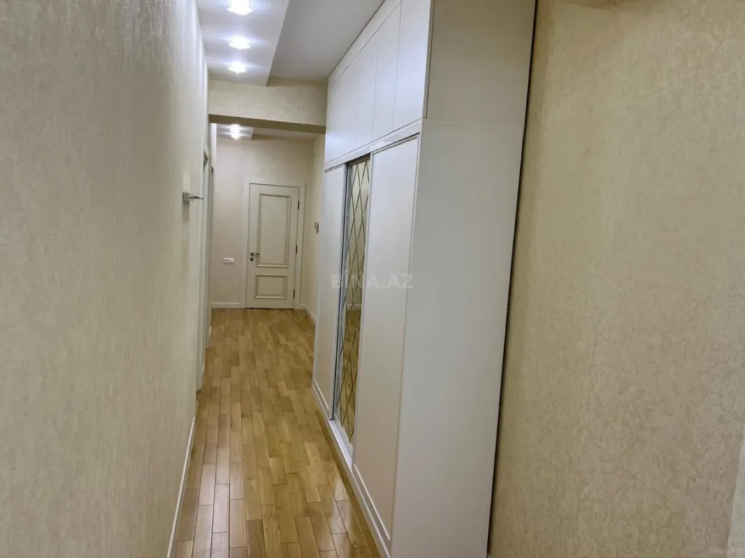 Satılır 3 otaqlı mənzil 101 m²