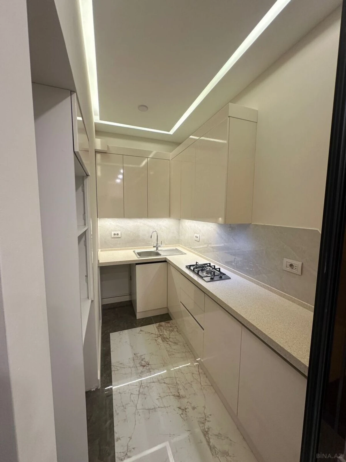 Satılır 2 otaqlı mənzil 69 m²