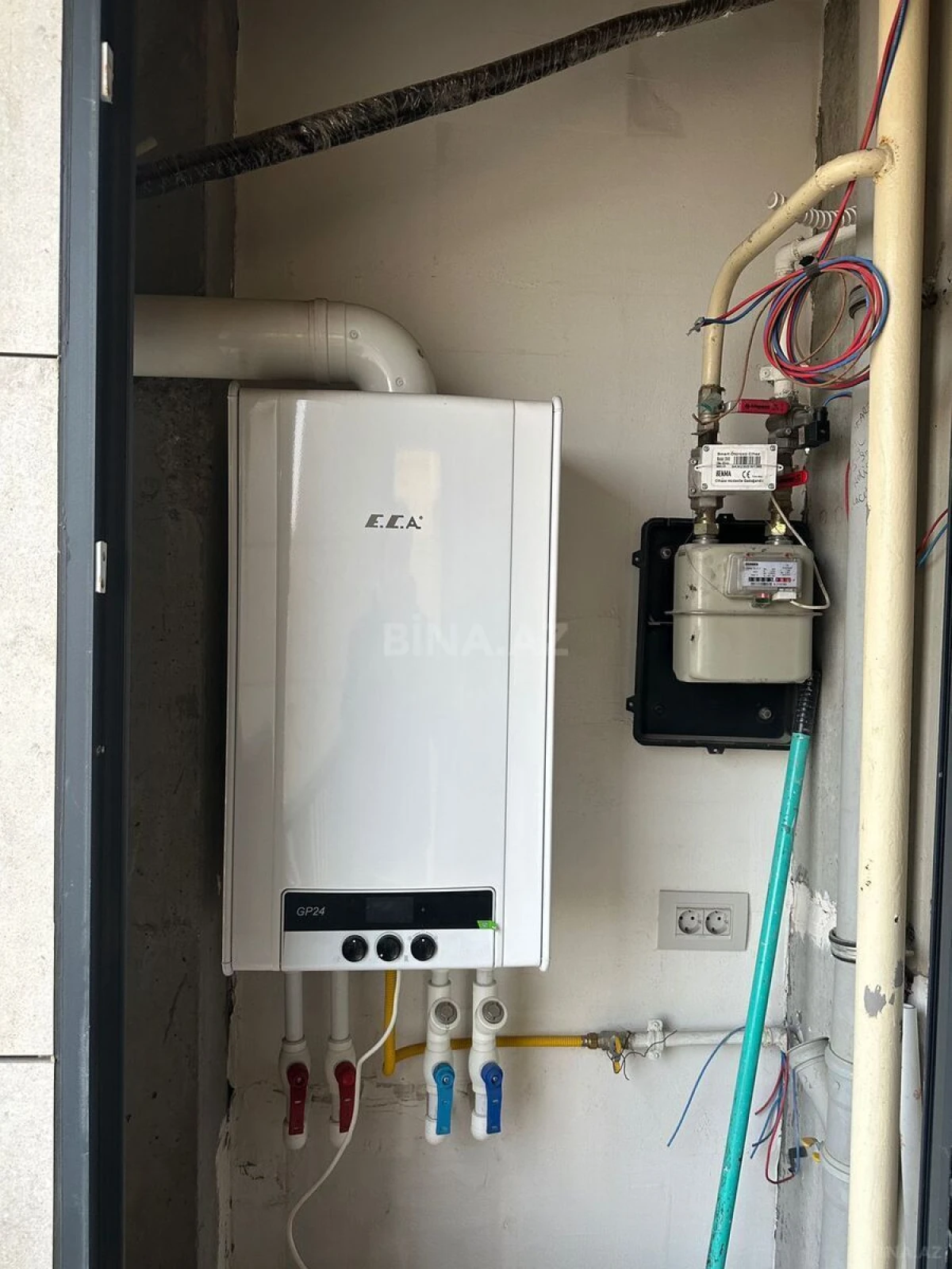 Satılır 2 otaqlı mənzil 69 m²