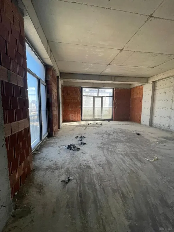 Satılır 4 otaqlı mənzil 200 m²