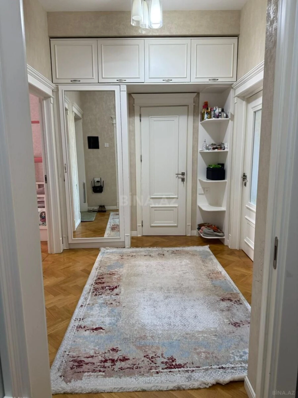 Satılır 2 otaqlı mənzil 97 m²