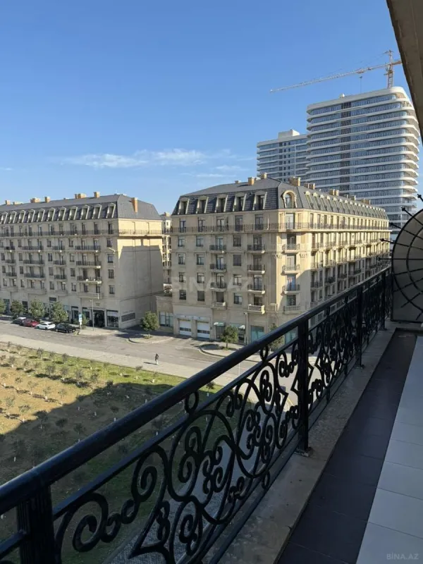 Satılır 2 otaqlı mənzil 97 m²