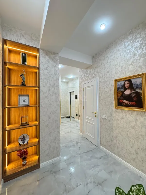 Satılır 3 otaqlı mənzil 82 m²