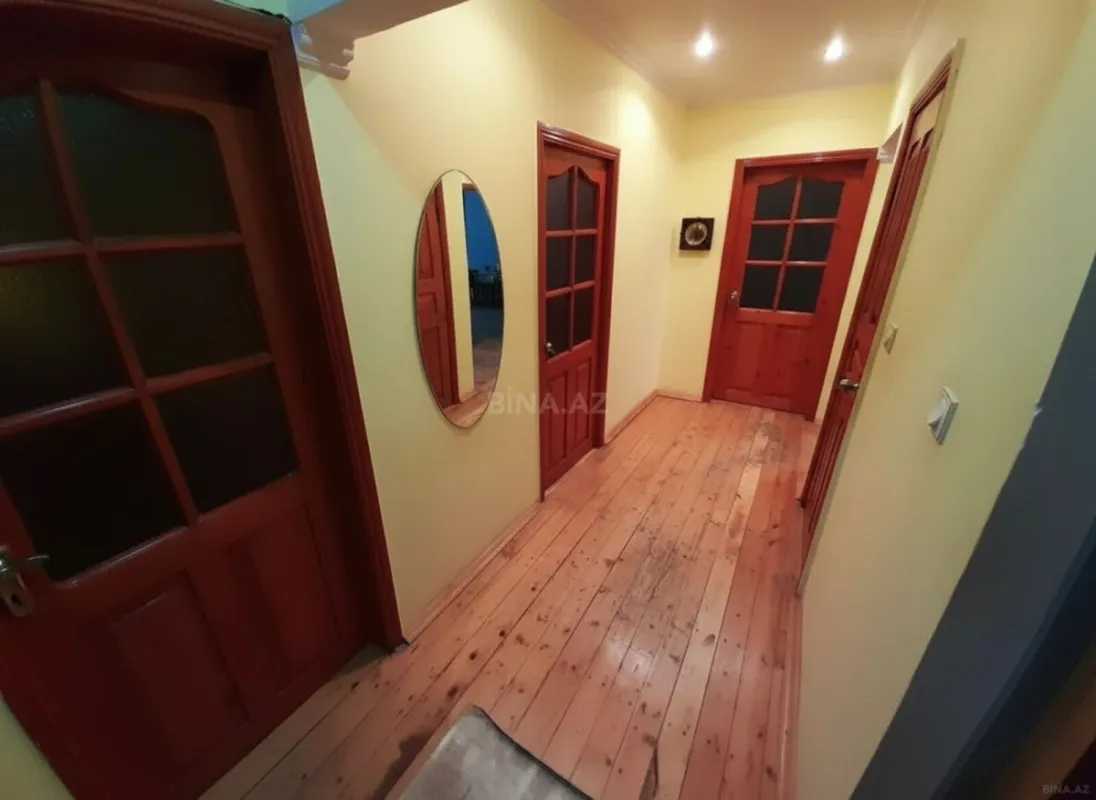 Satılır 4 otaqlı mənzil 110 m²