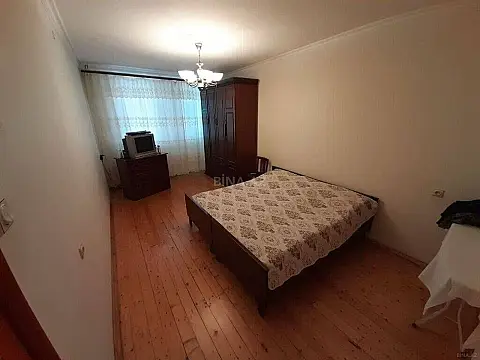 Satılır 4 otaqlı mənzil 110 m²