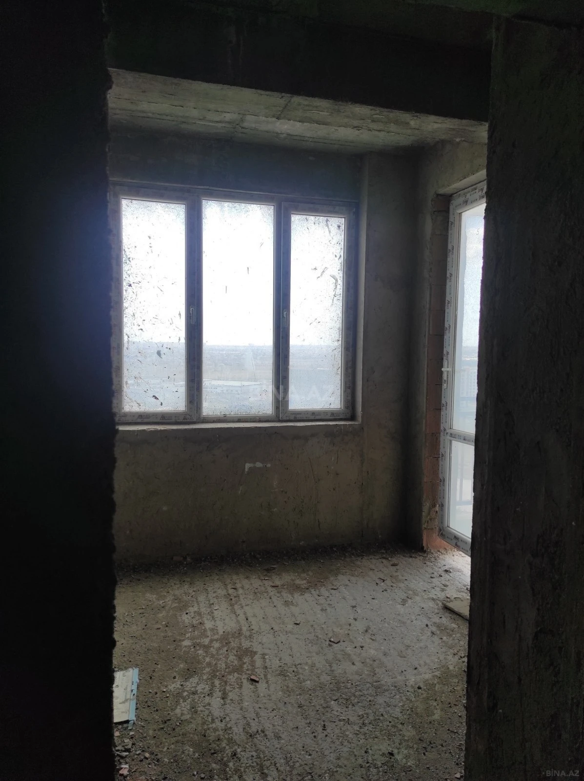 Satılır 4 otaqlı mənzil 113.1 m²