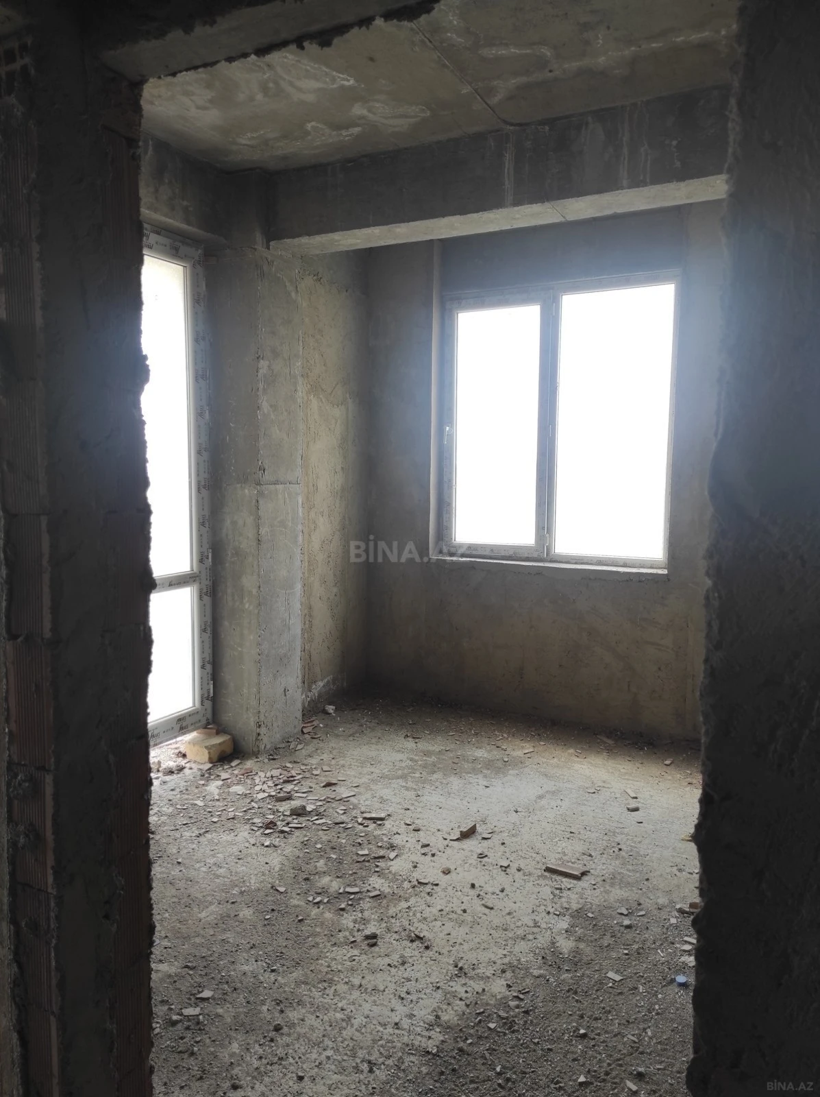 Satılır 4 otaqlı mənzil 113.1 m²