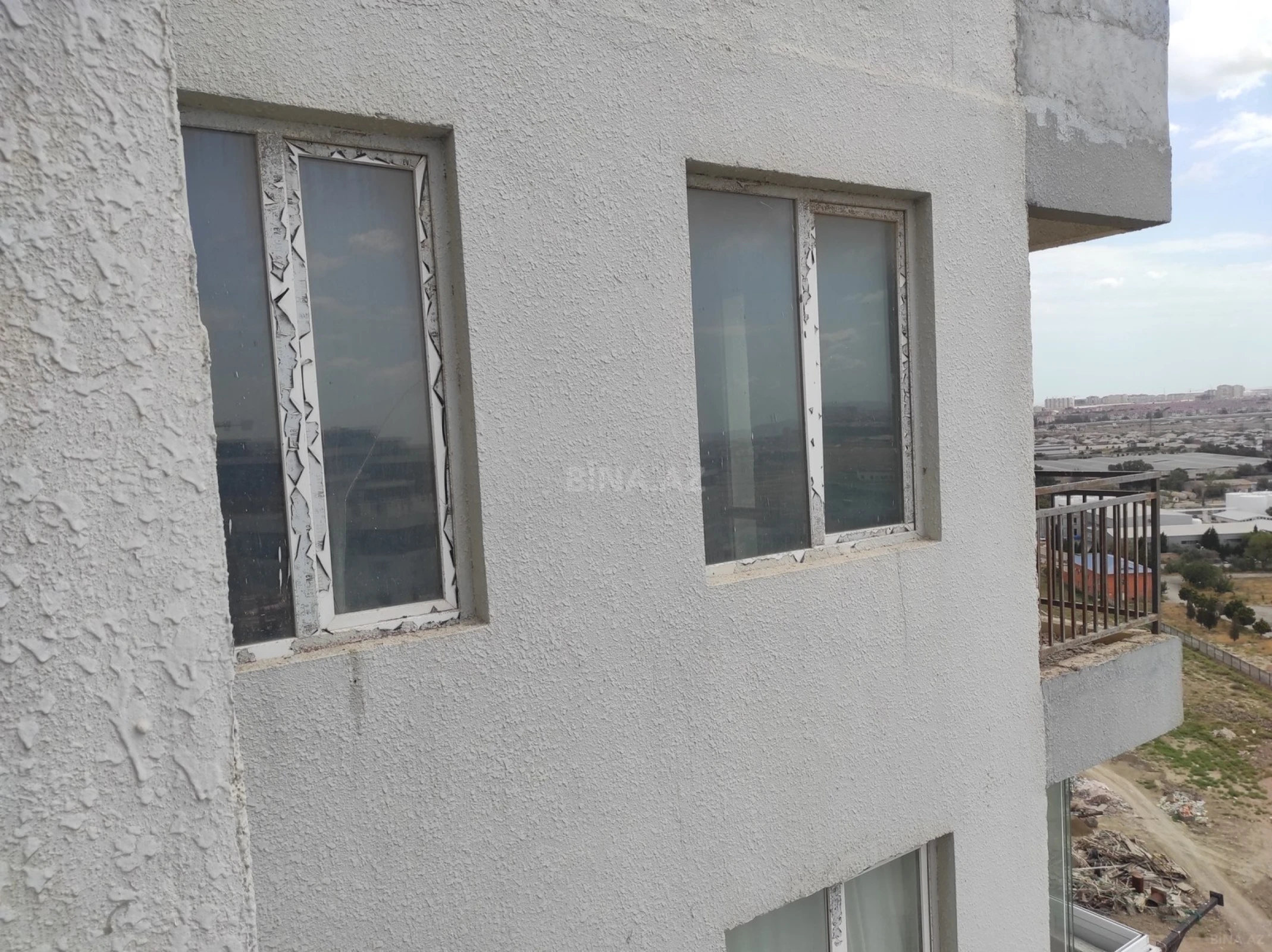 Satılır 4 otaqlı mənzil 113.1 m²