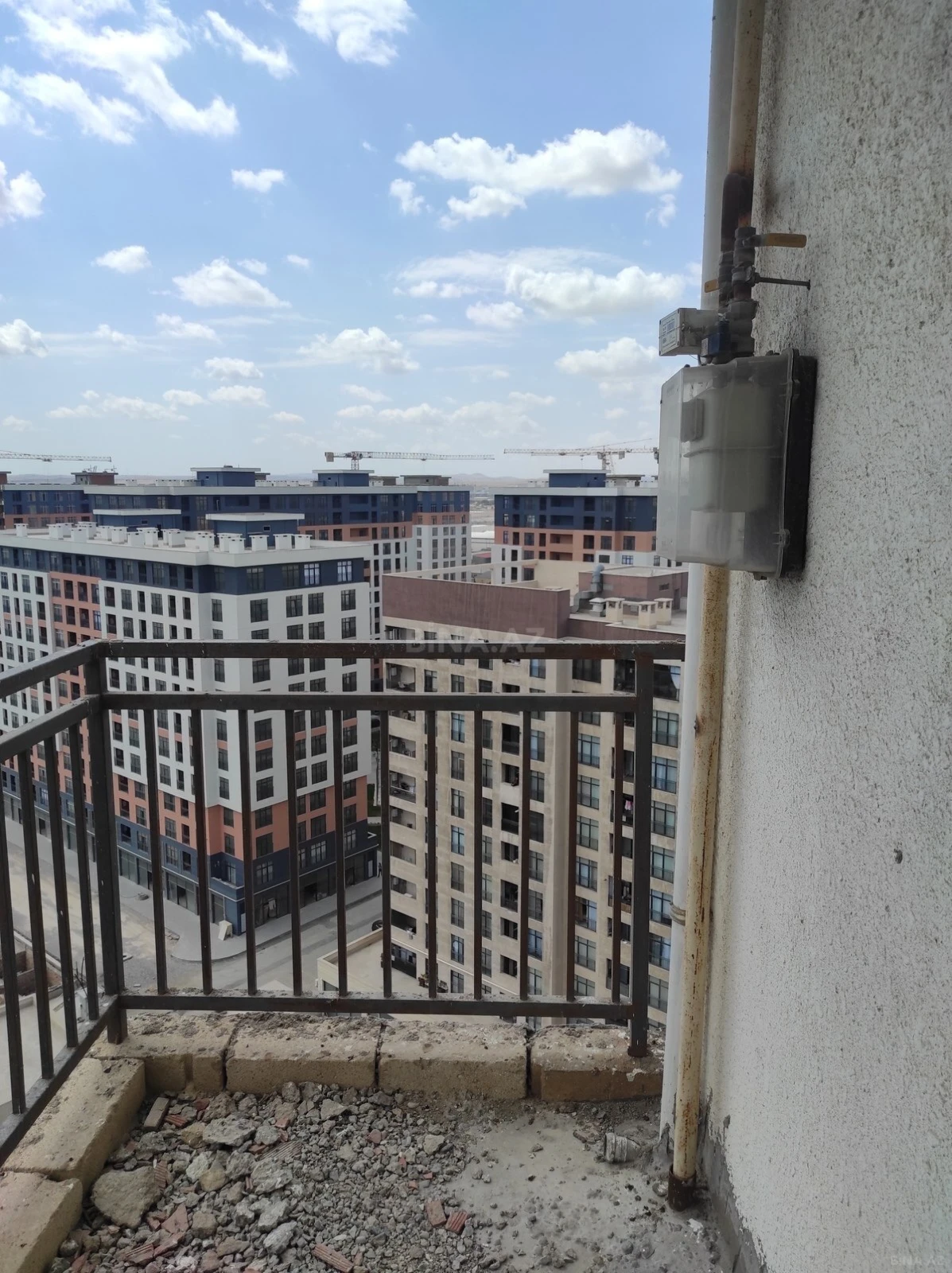 Satılır 4 otaqlı mənzil 113.1 m²