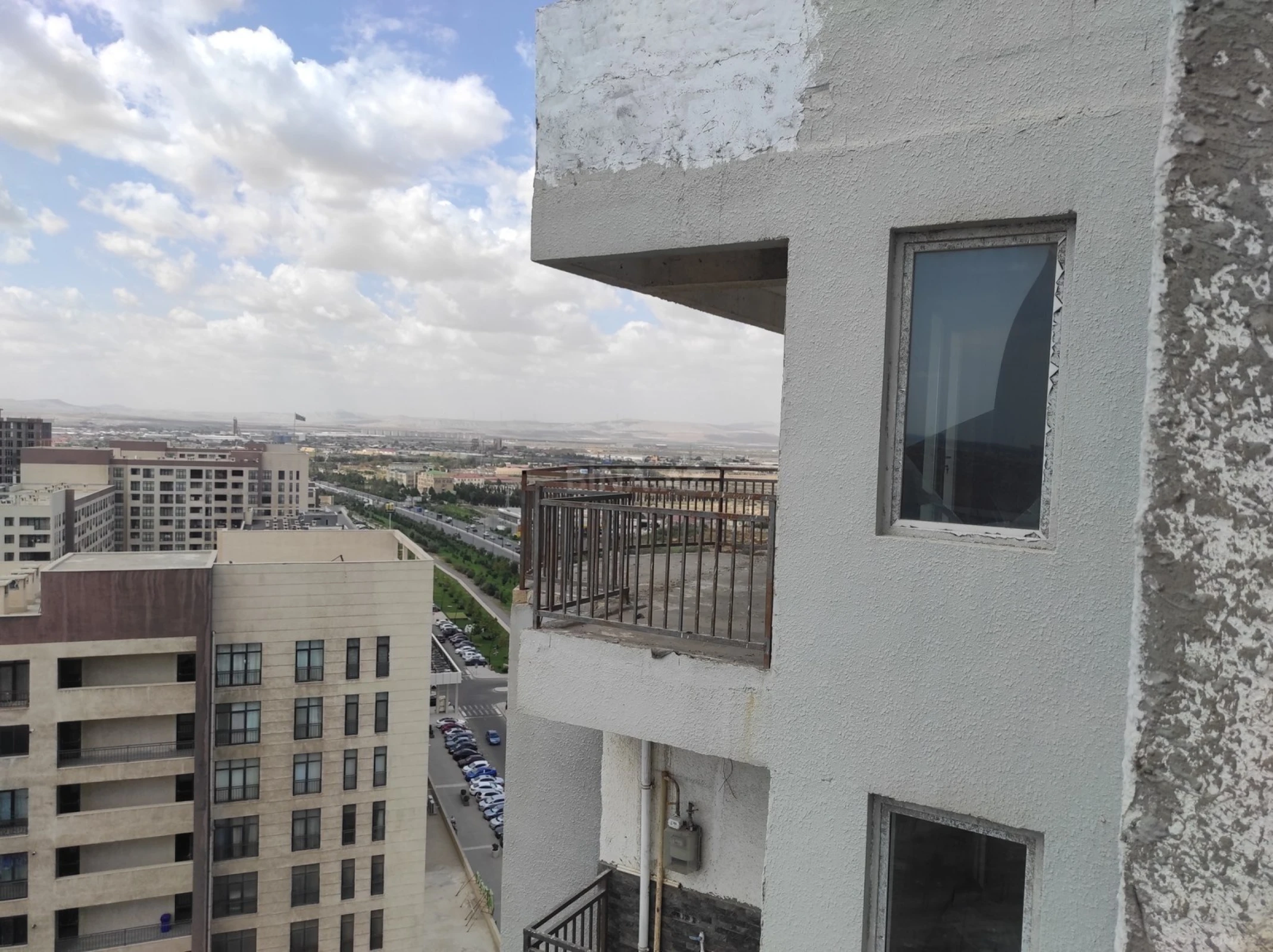 Satılır 4 otaqlı mənzil 113.1 m²