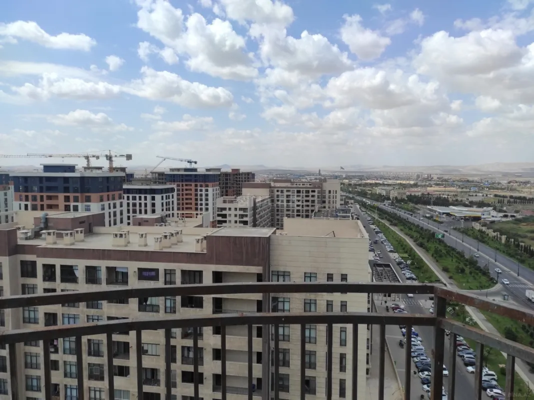 Satılır 4 otaqlı mənzil 113.1 m²