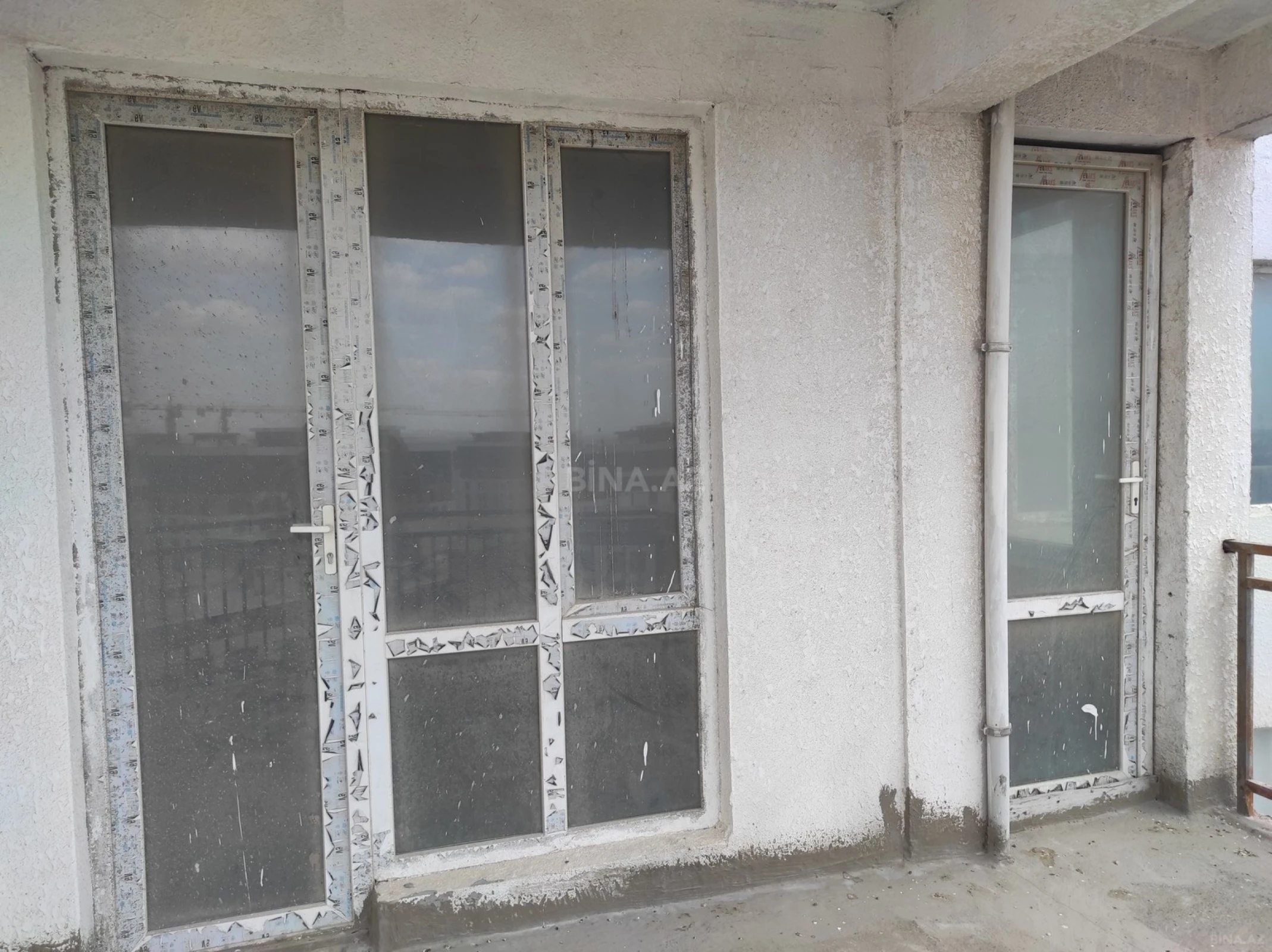 Satılır 4 otaqlı mənzil 113.1 m²