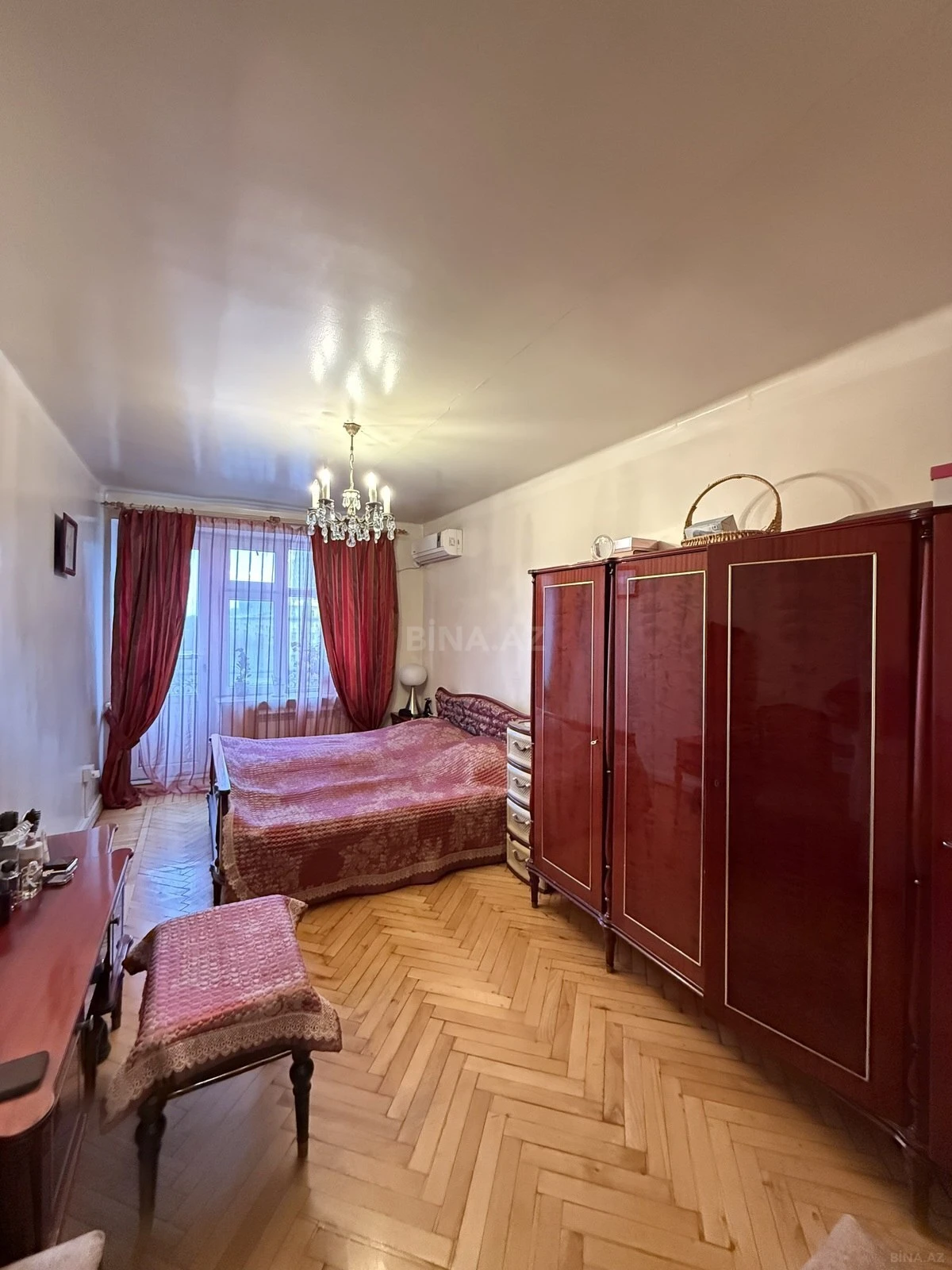 Satılır 4 otaqlı mənzil 120 m²