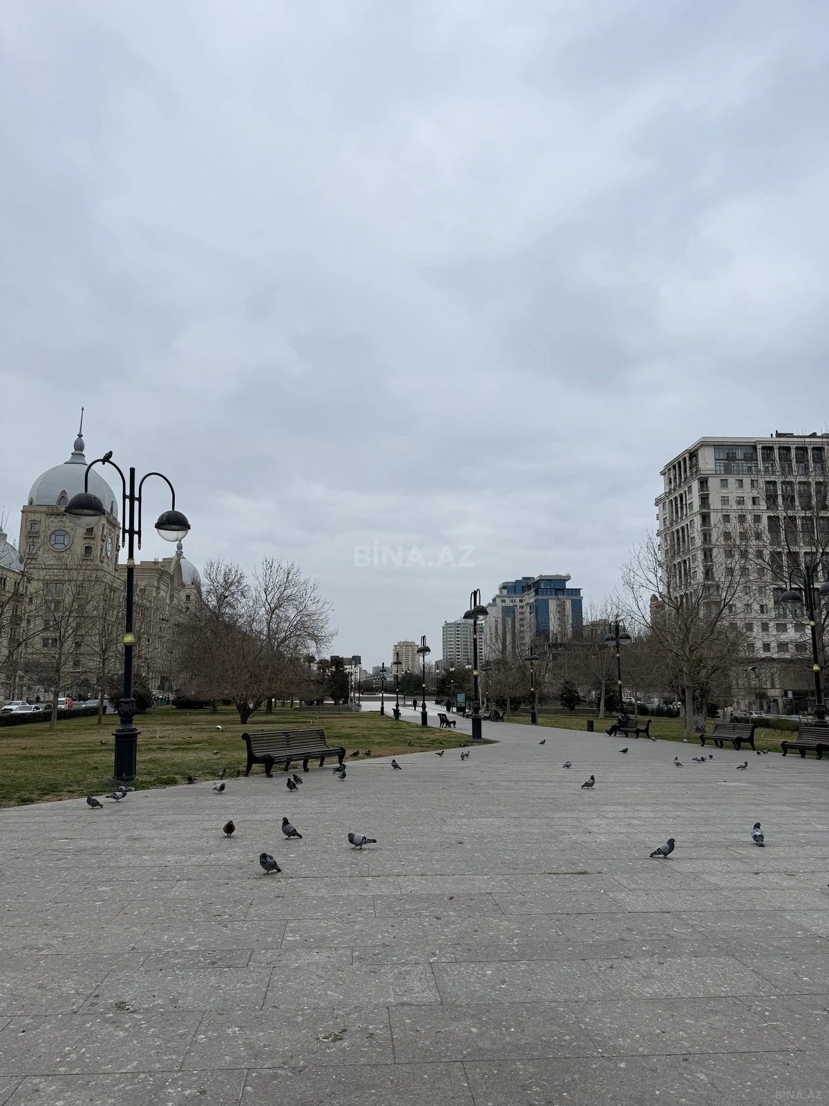 Satılır 4 otaqlı mənzil 120 m²