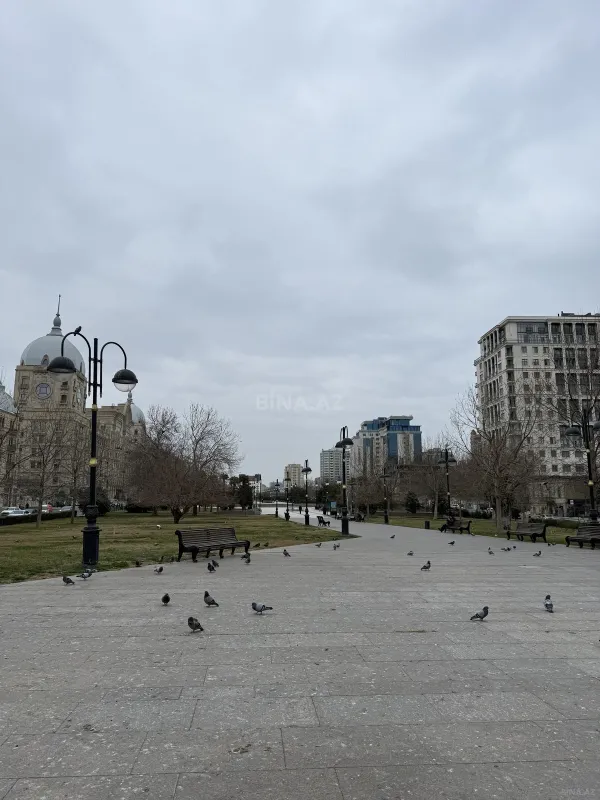 Satılır 4 otaqlı mənzil 120 m²