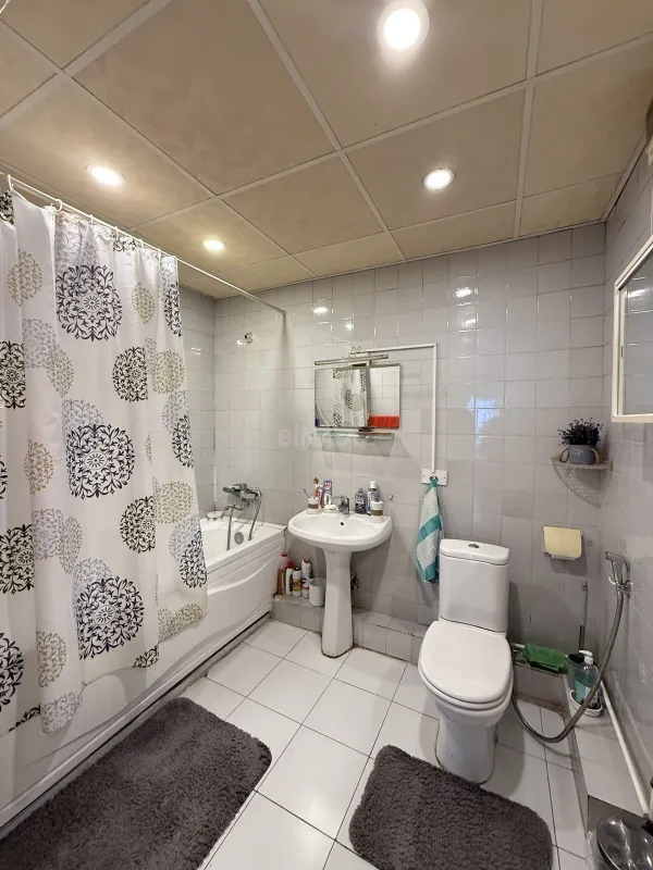 Satılır 4 otaqlı mənzil 120 m²