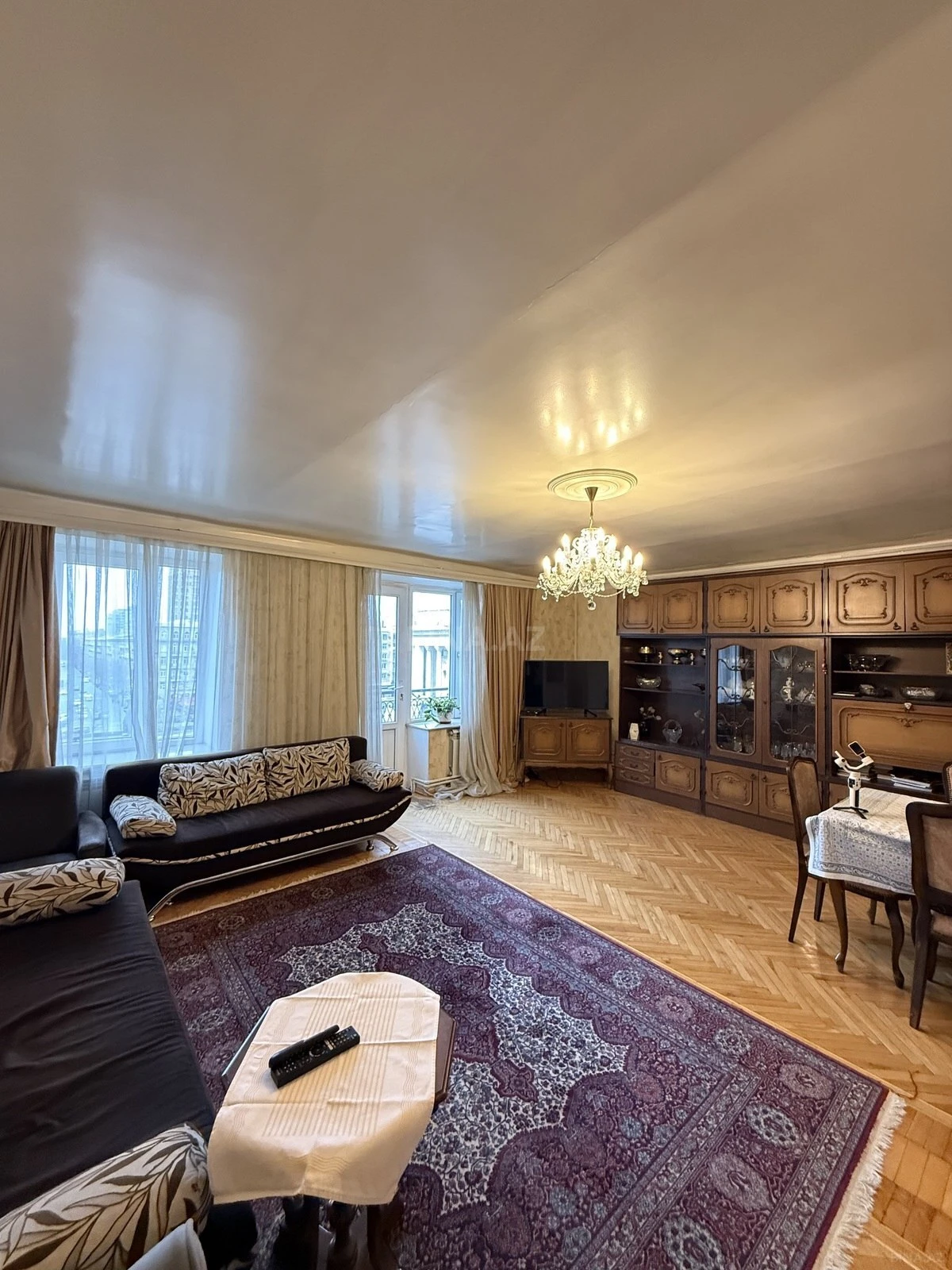 Satılır 4 otaqlı mənzil 120 m²