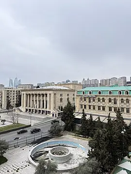 Satılır 4 otaqlı mənzil 120 m²