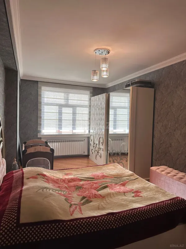 Satılır 3 otaqlı mənzil 135 m²