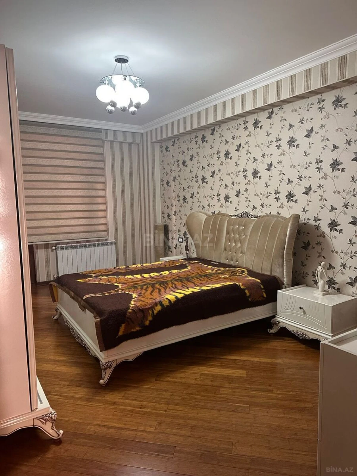 Satılır 3 otaqlı mənzil 135 m²