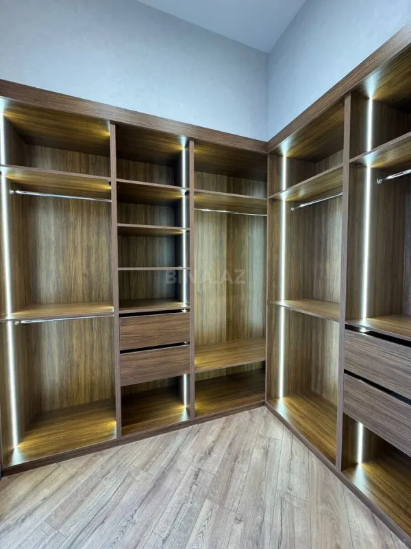 Satılır 5 otaqlı həyət evi 280 m²