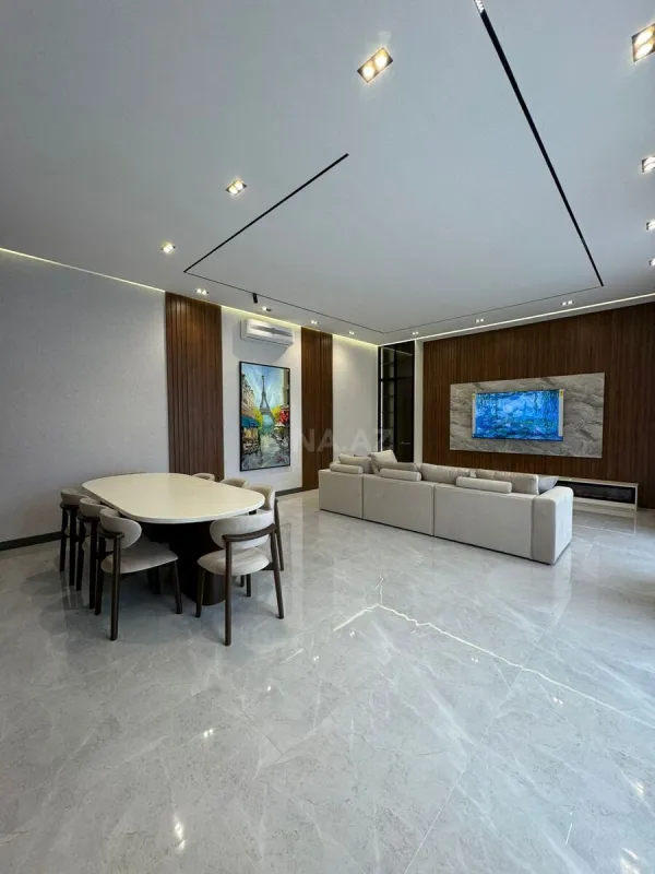 Satılır 5 otaqlı həyət evi 280 m²