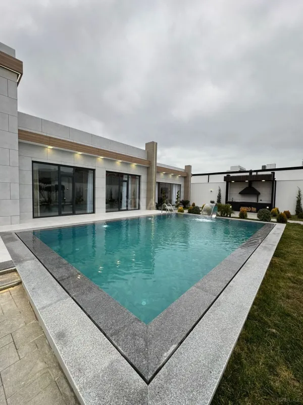 Satılır 5 otaqlı həyət evi 280 m²