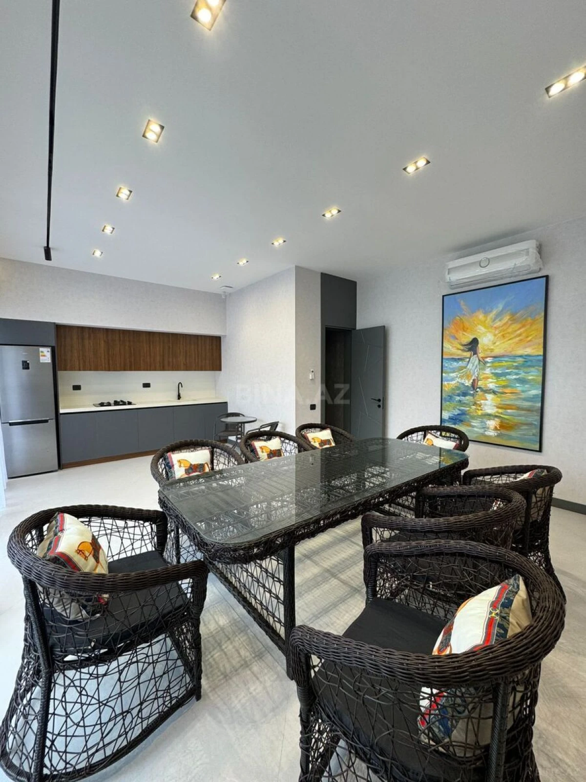 Satılır 5 otaqlı həyət evi 280 m²