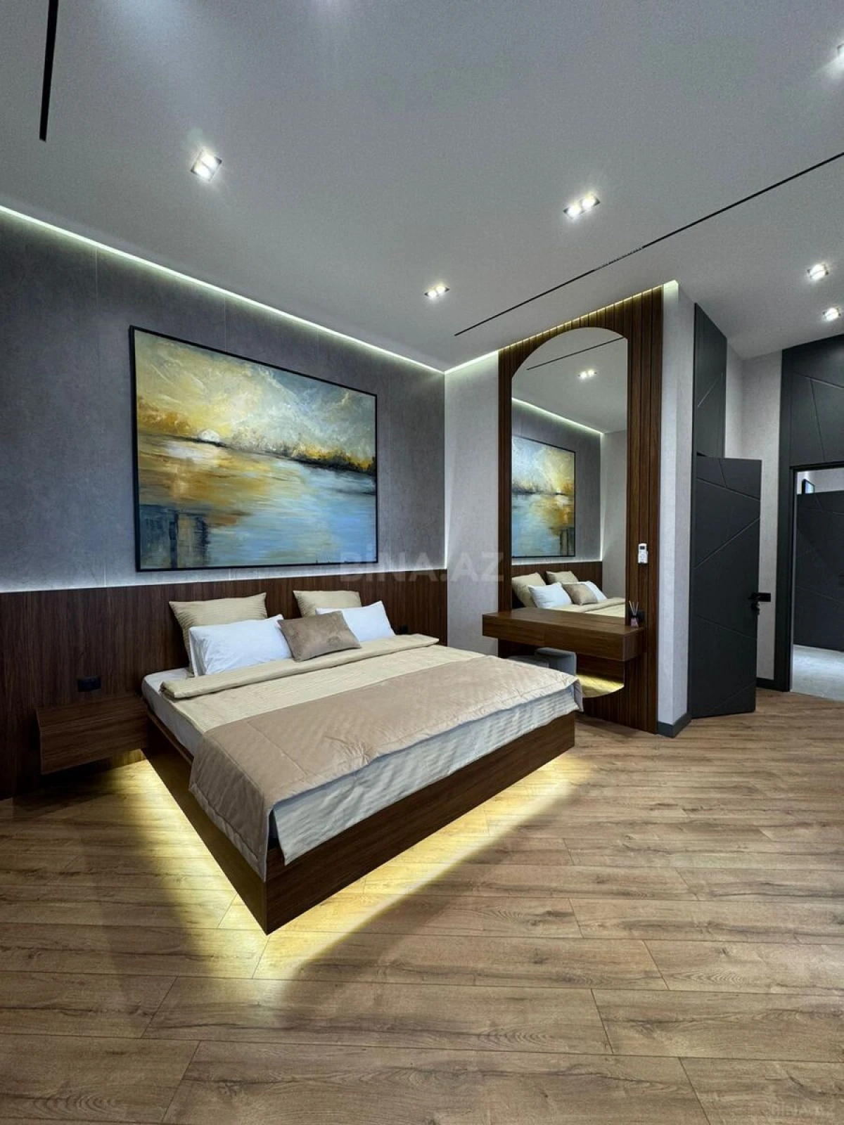 Satılır 5 otaqlı həyət evi 280 m²