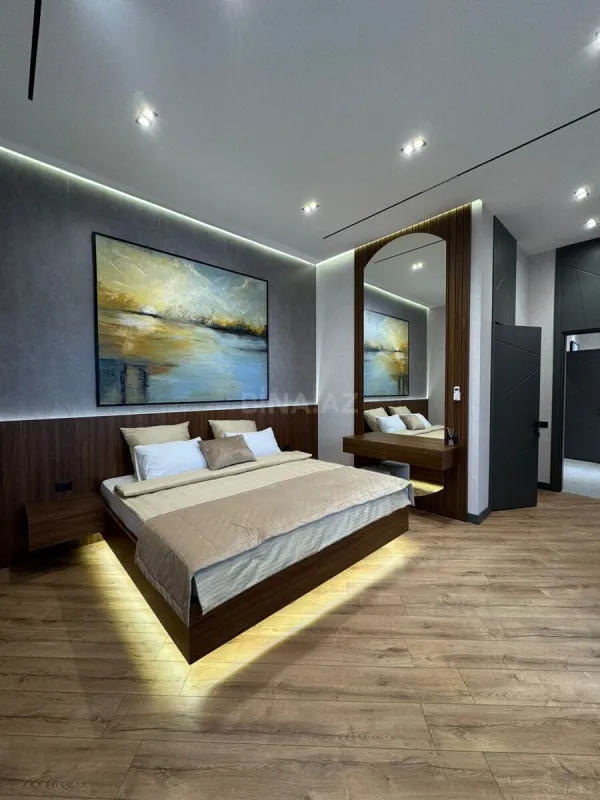 Satılır 5 otaqlı həyət evi 280 m²